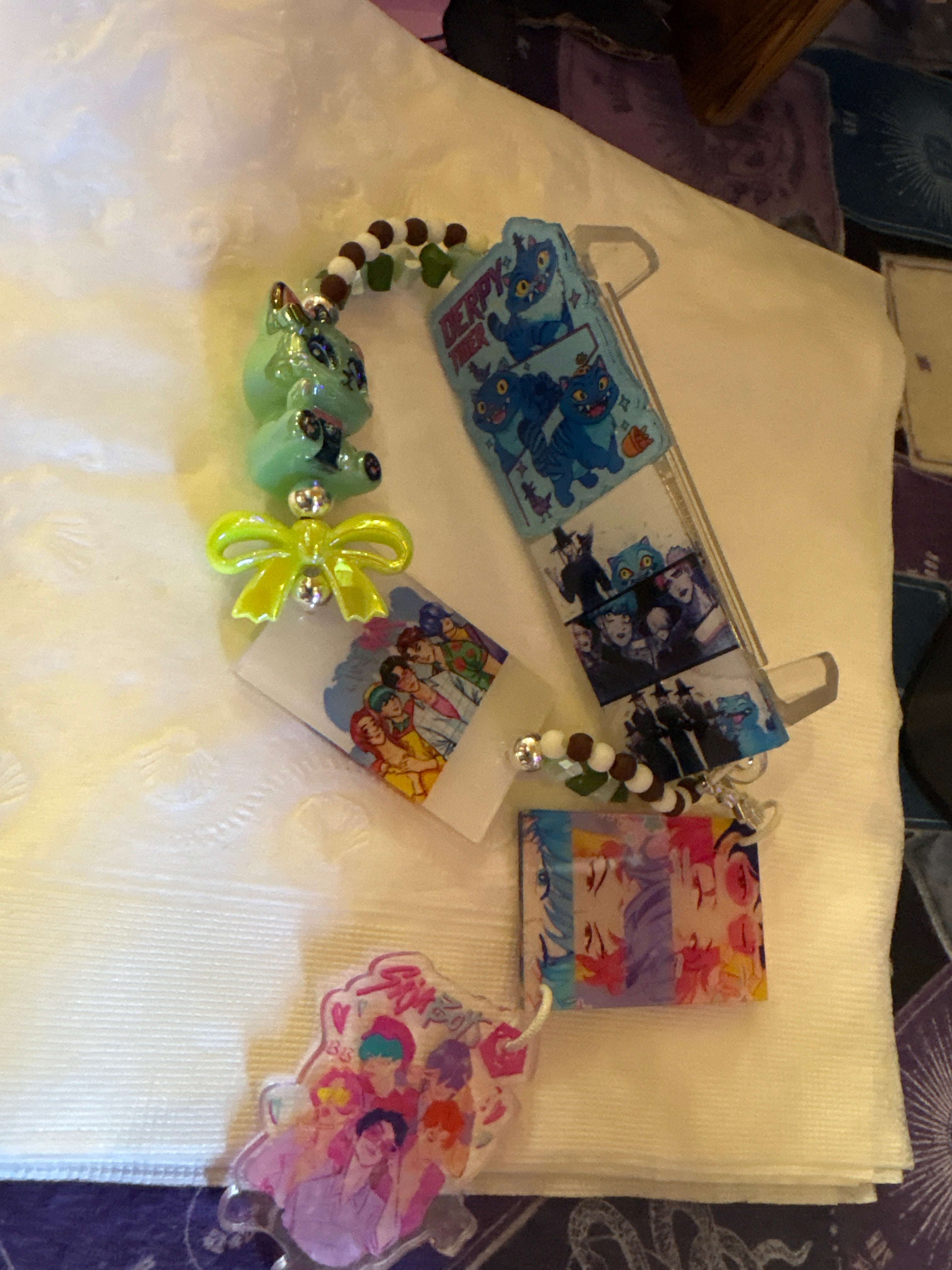 Expanding Phone holders